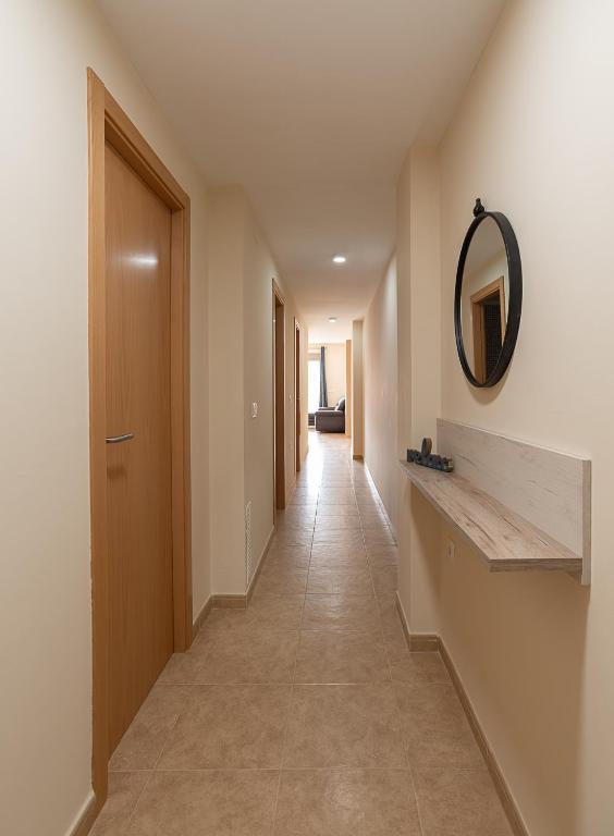 pasillo apartamento alquiler masbo3